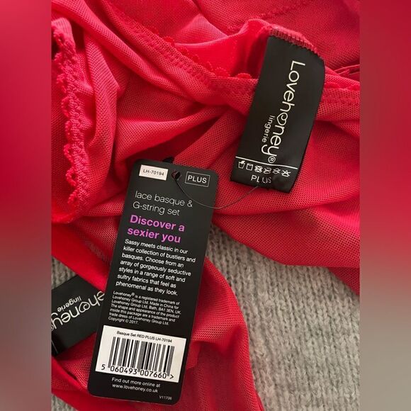 🆕 Red Lingerie Lace Basque Set Underwired w/Suspenders Matching G-String - Picture 10 of 13